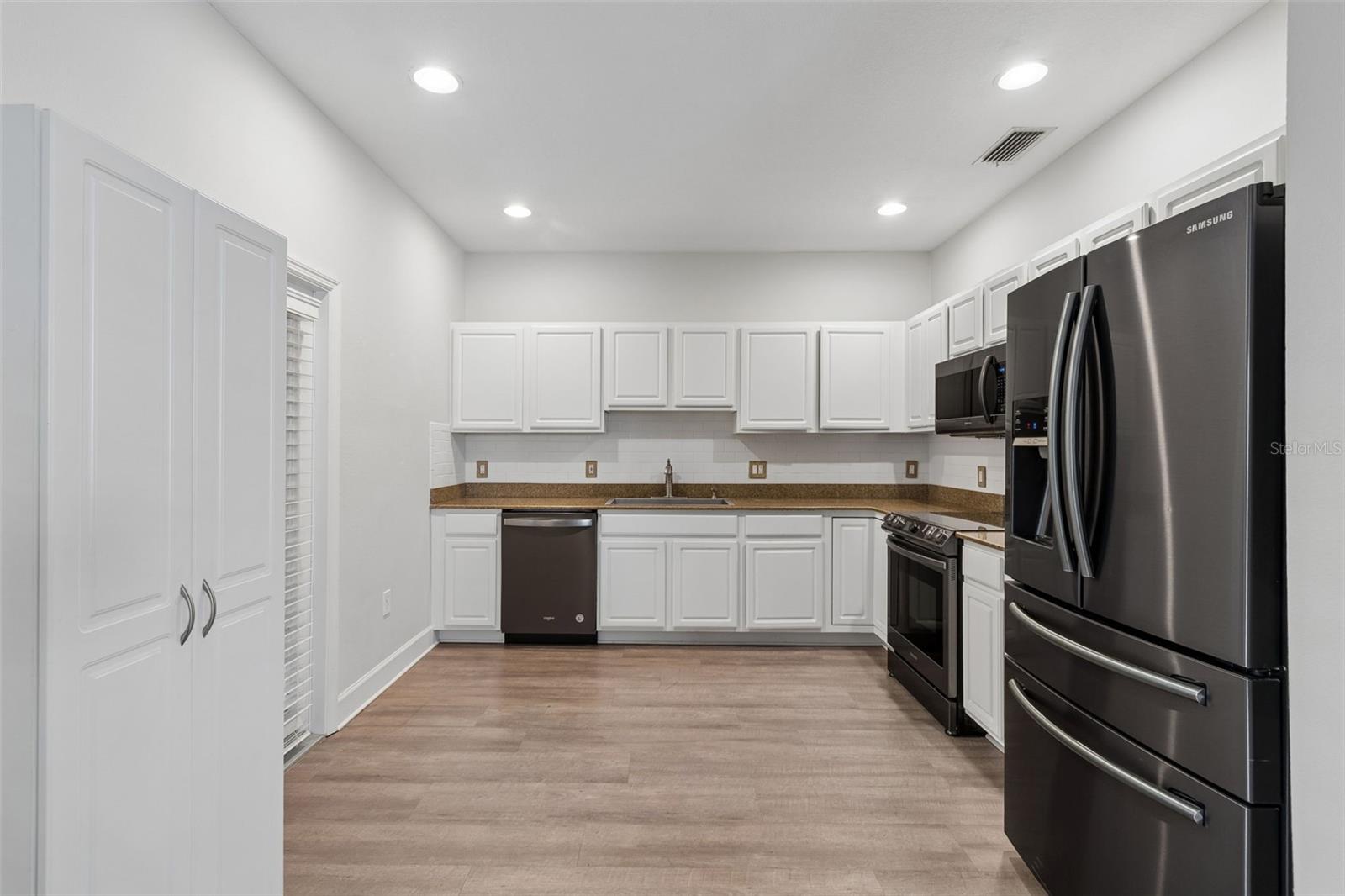 THE VILLAS OF BALLAST POINT TOWNHOUSES - Residential Lease