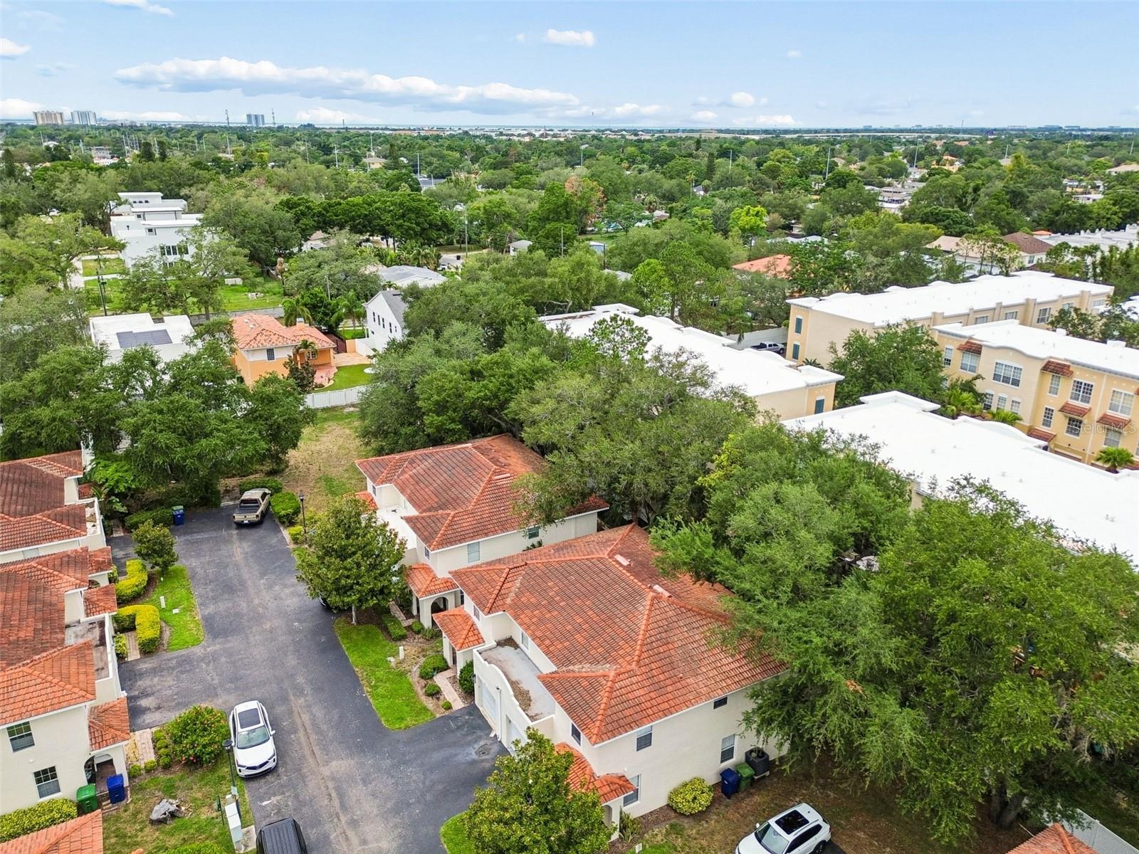 THE VILLAS OF BALLAST POINT TOWNHOUSES - Residential Lease