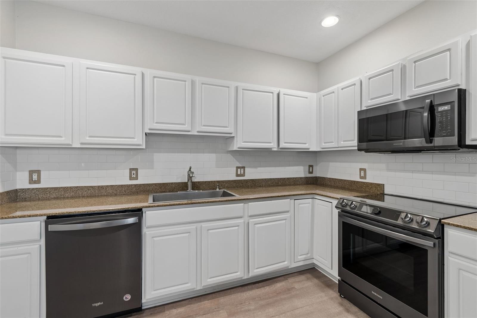 THE VILLAS OF BALLAST POINT TOWNHOUSES - Residential Lease