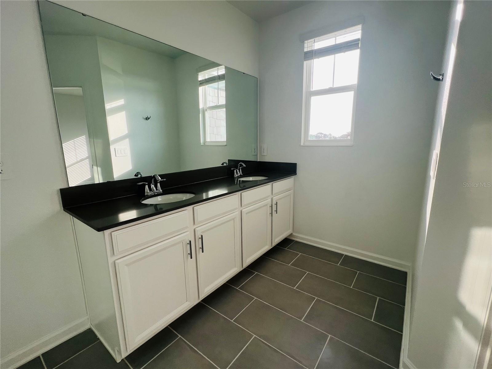 STOREY GROVE - Residential Lease