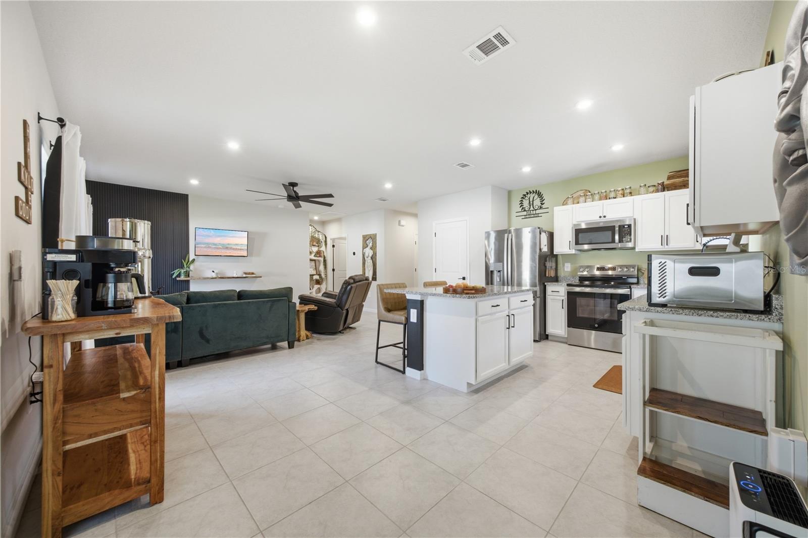 HILLWOOD PH I, II & III - Residential