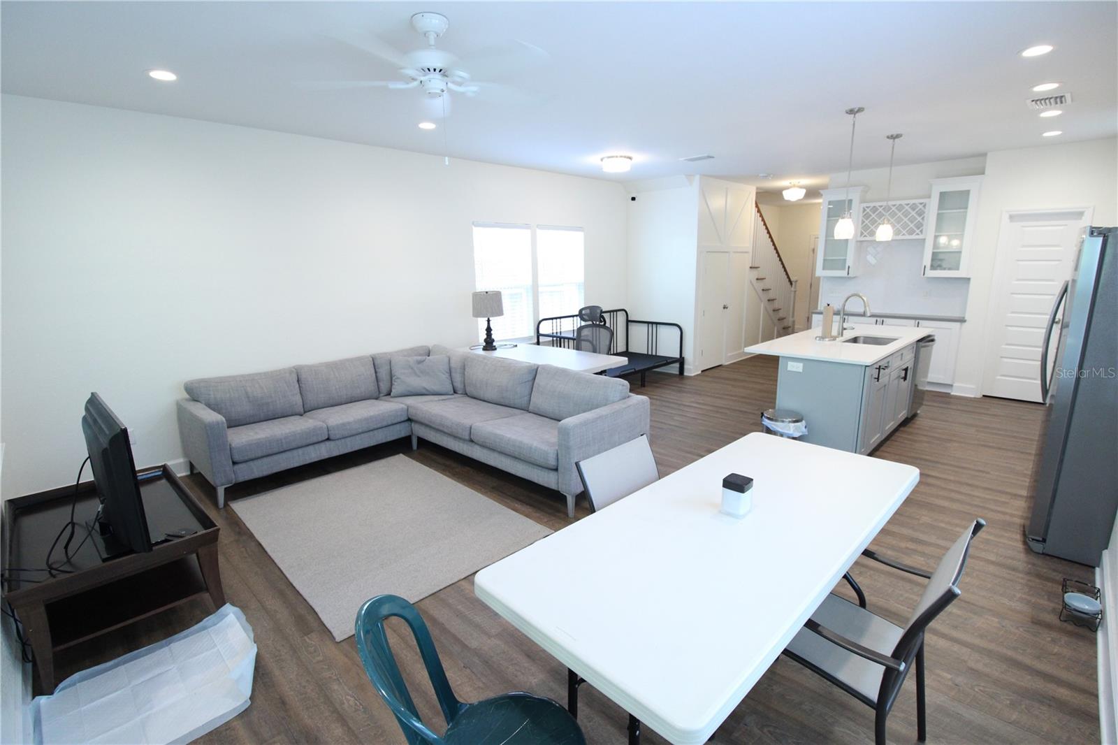 DOIG ROBERTSON - Residential Lease