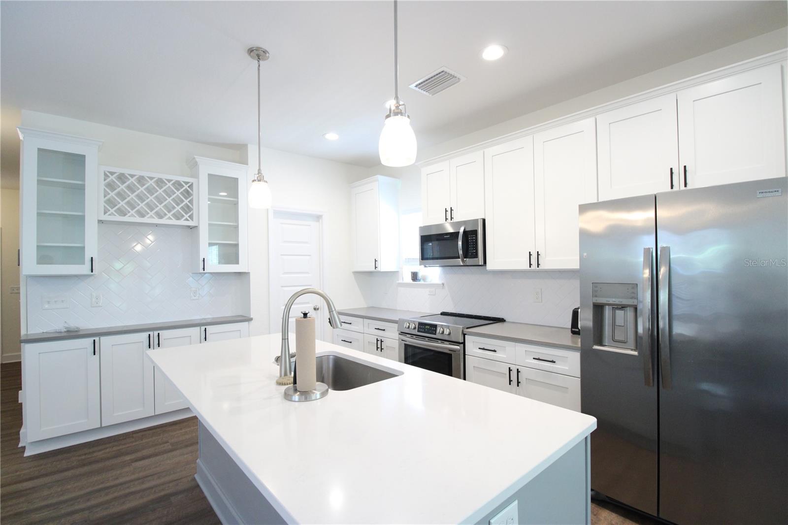 DOIG ROBERTSON - Residential Lease