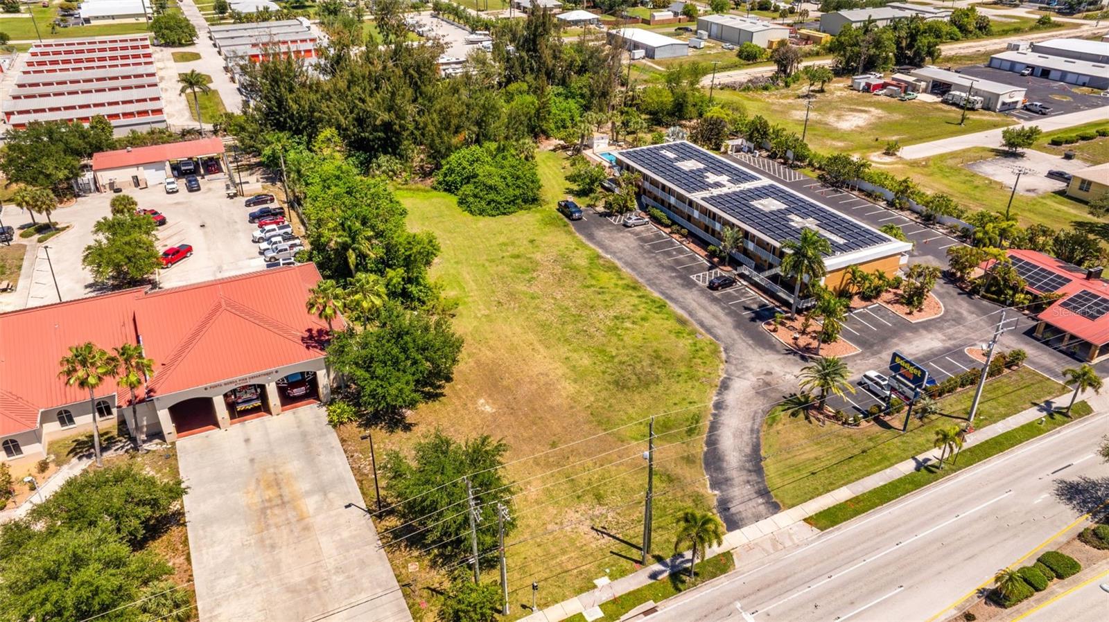 PUNTA GORDA - Land
