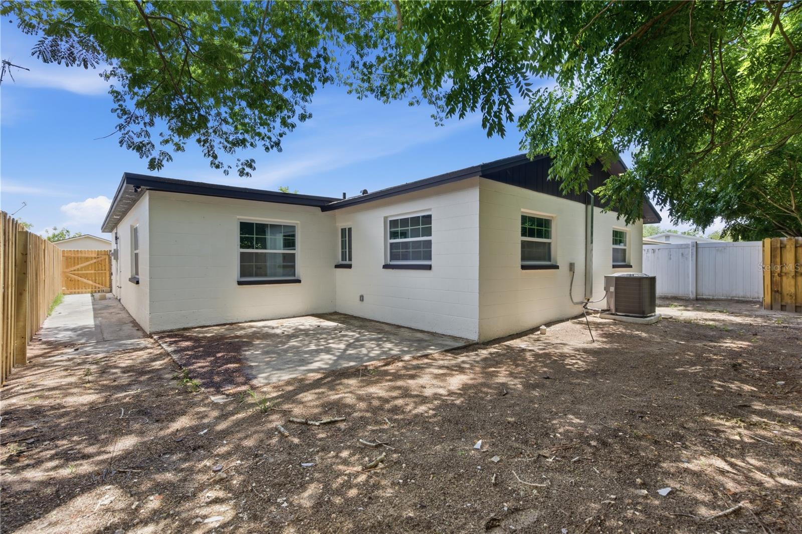 LA VILLA GARDENS - Residential