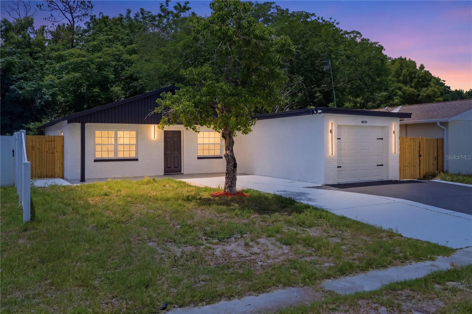 LA VILLA GARDENS - Residential