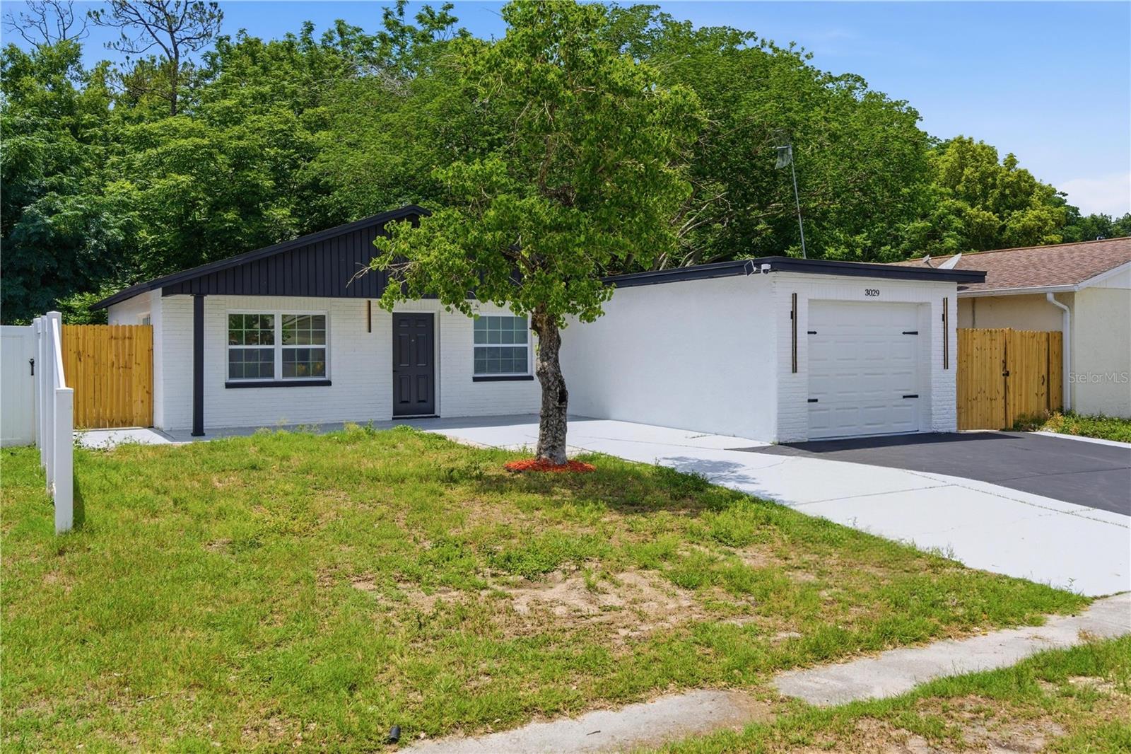 LA VILLA GARDENS - Residential