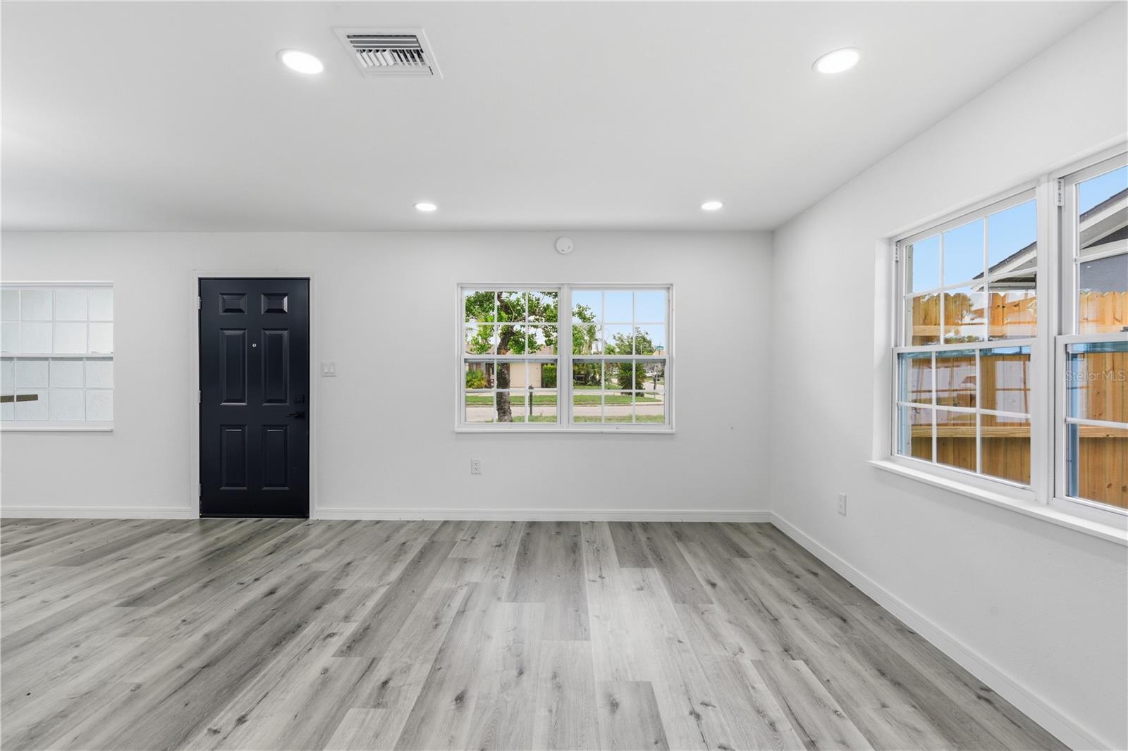 LA VILLA GARDENS - Residential