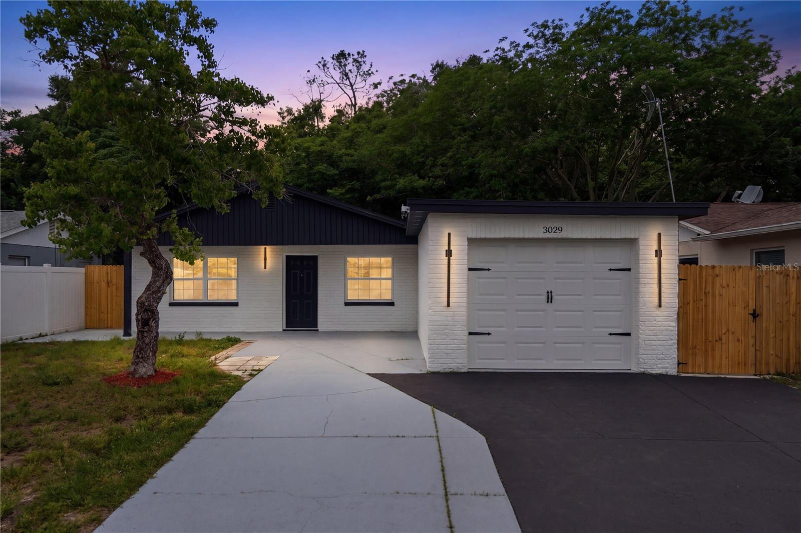 LA VILLA GARDENS - Residential