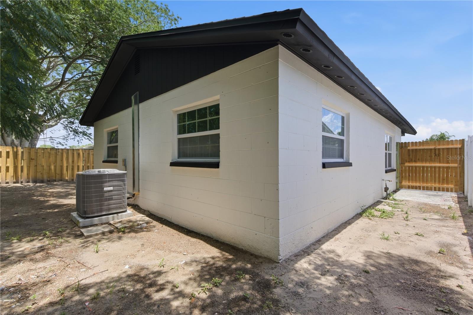 LA VILLA GARDENS - Residential