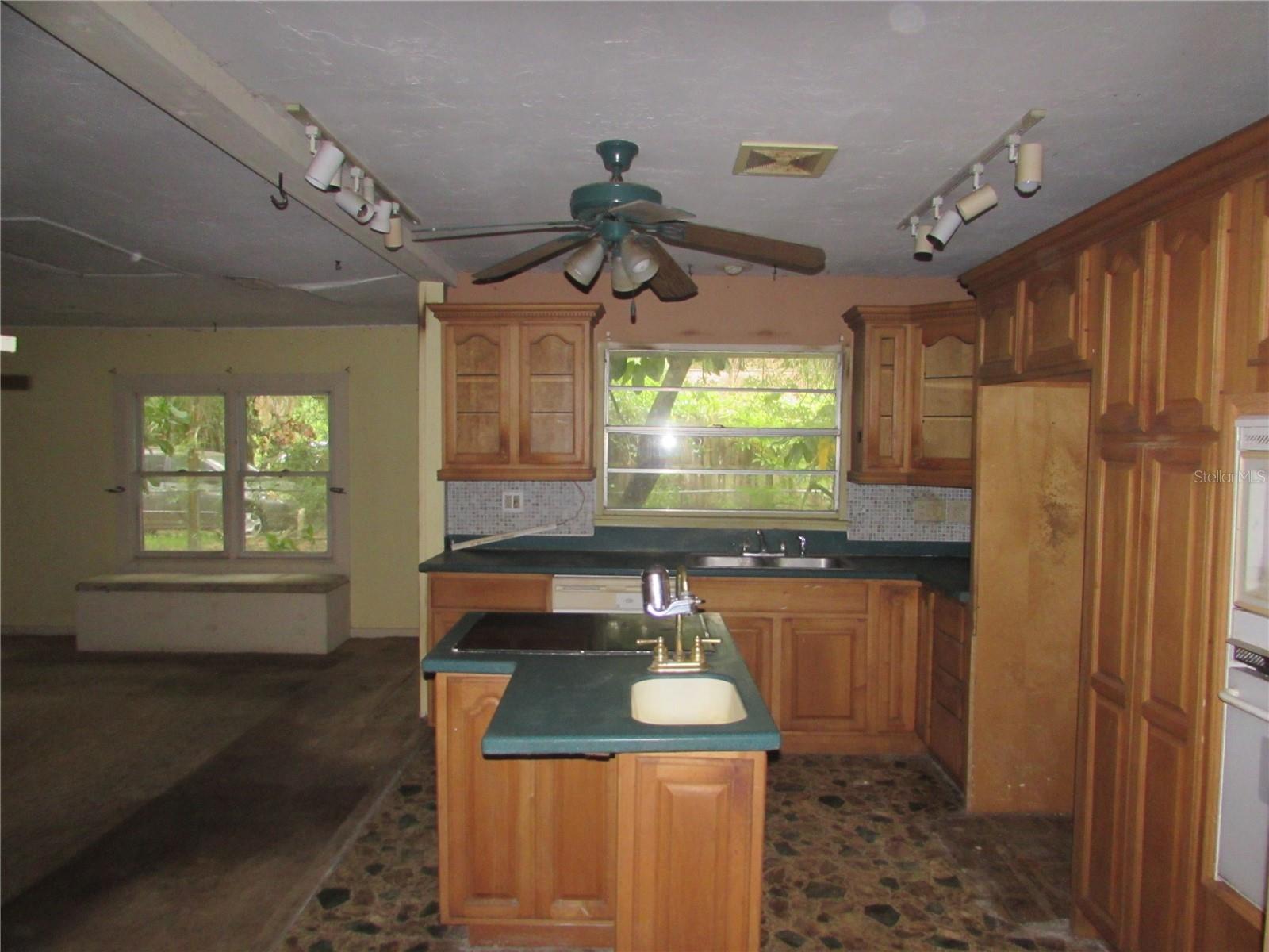 S OF DESOTO LAKES AREA - Residential