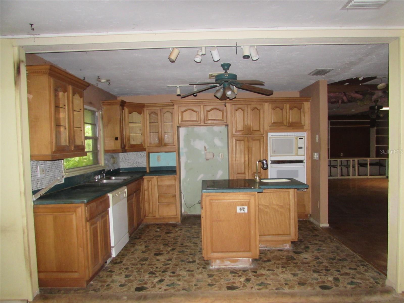 S OF DESOTO LAKES AREA - Residential