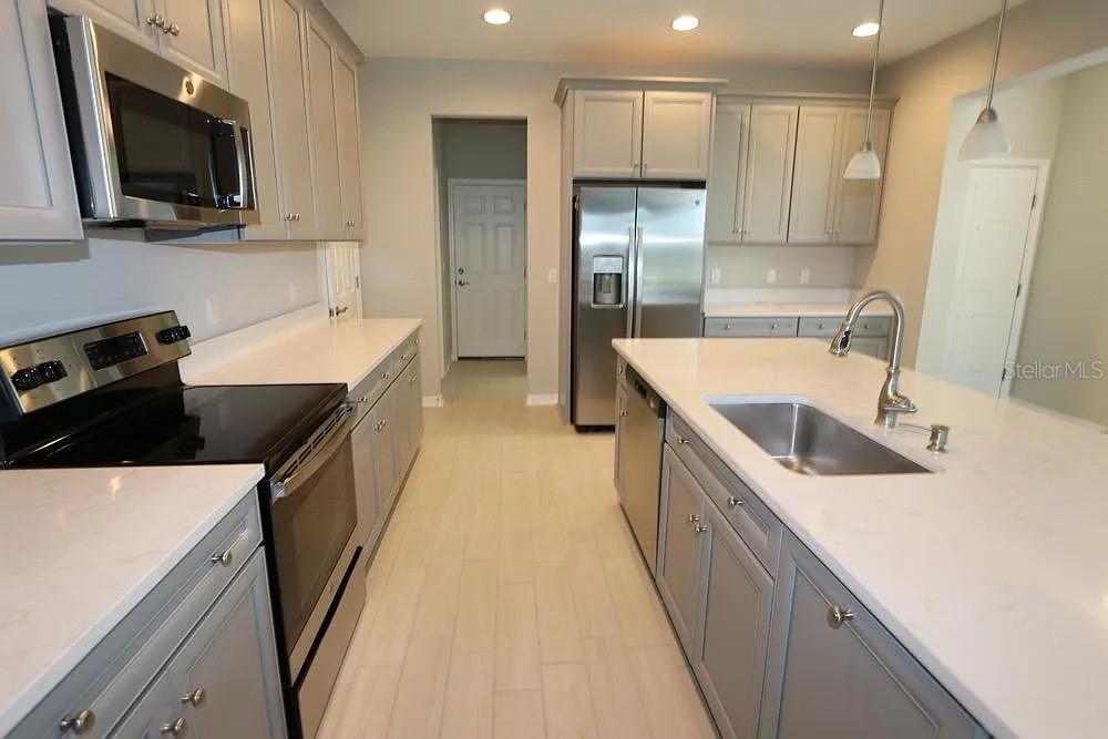 WINDERMERE ESTATES - Residential Lease