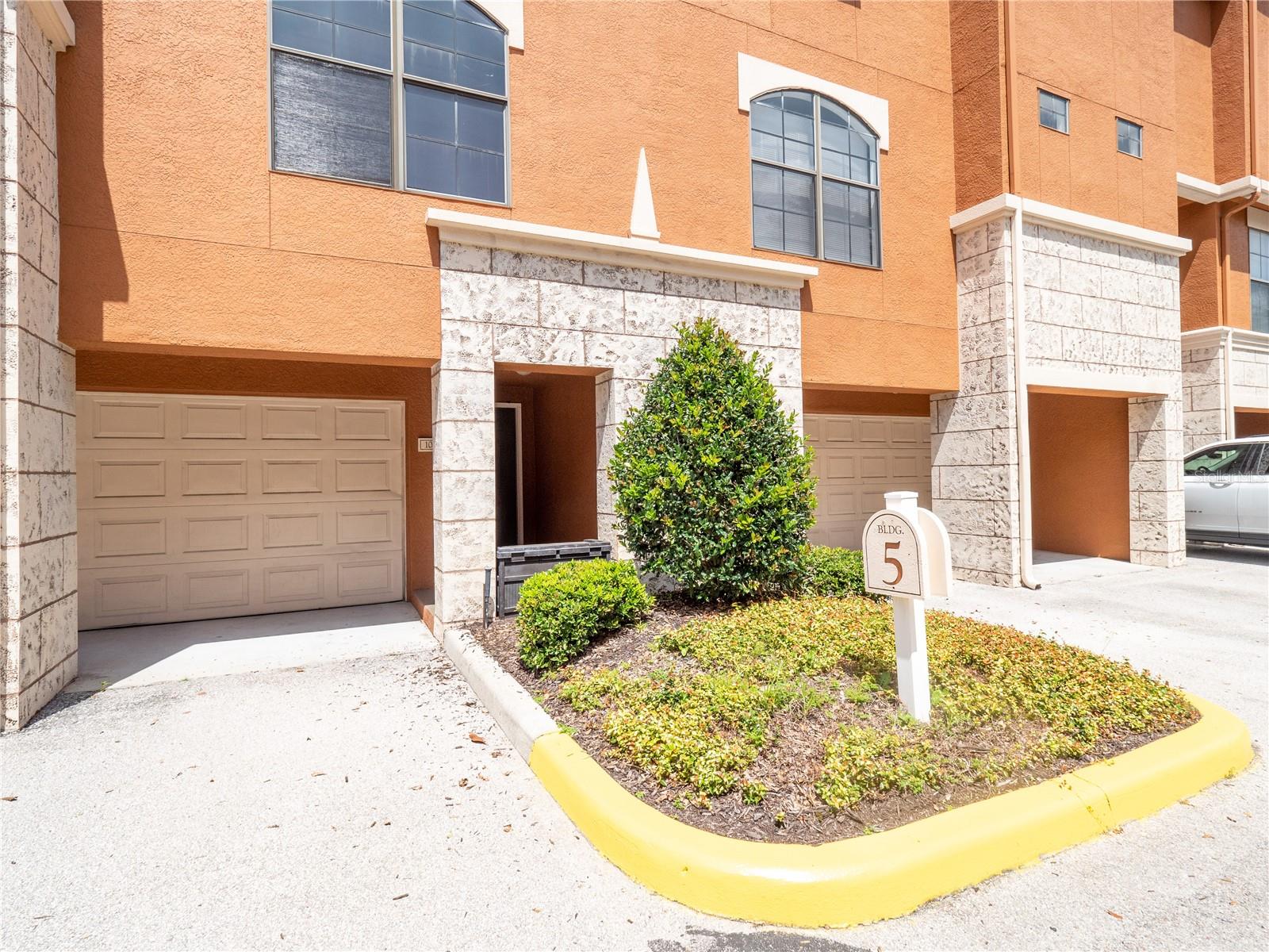 SERENATA CONDOMINIUM - Residential