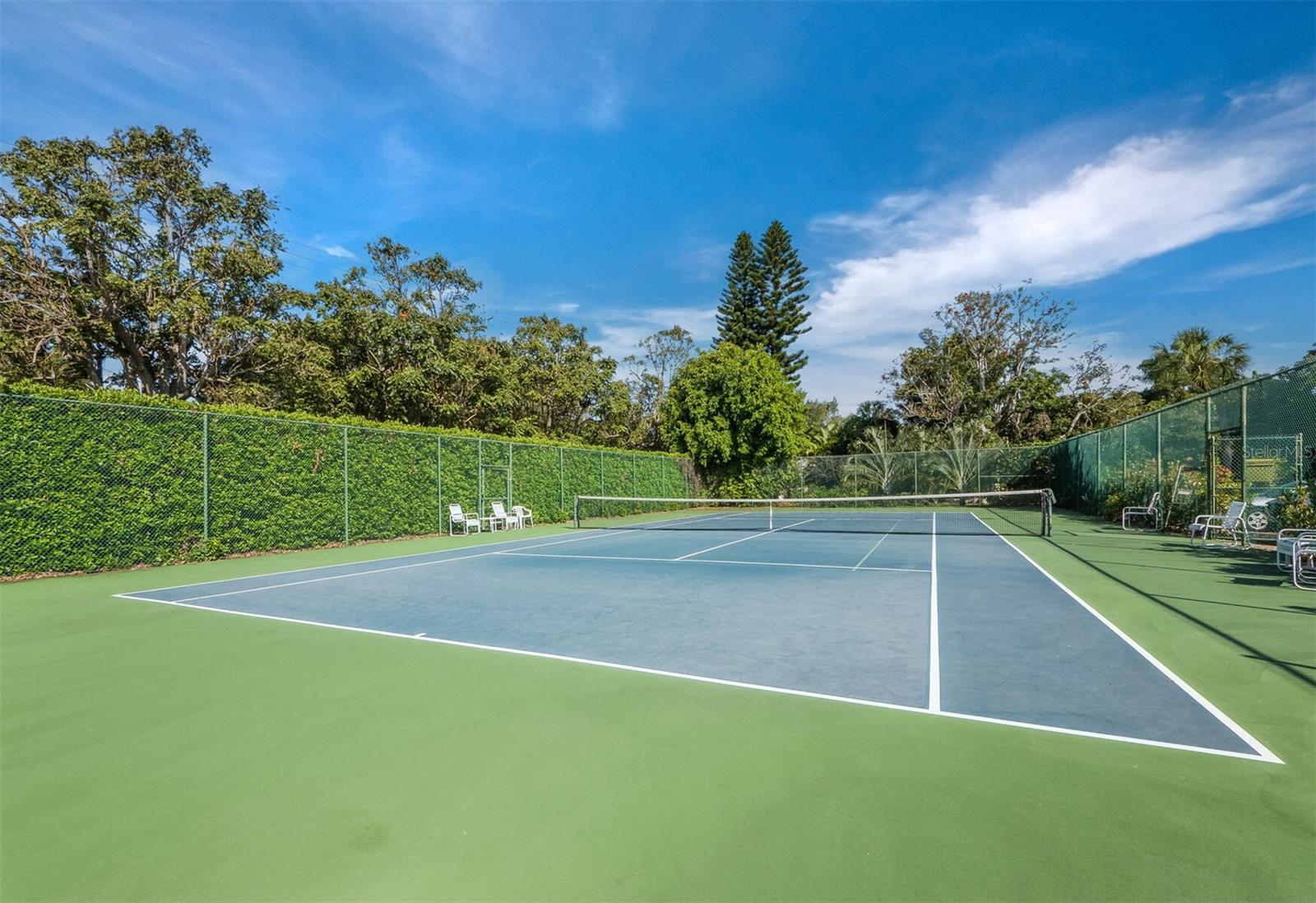 THE BANYAN BAY CLUB - Residential