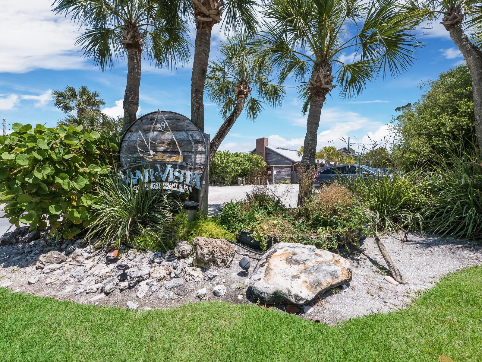 THE BANYAN BAY CLUB - Residential