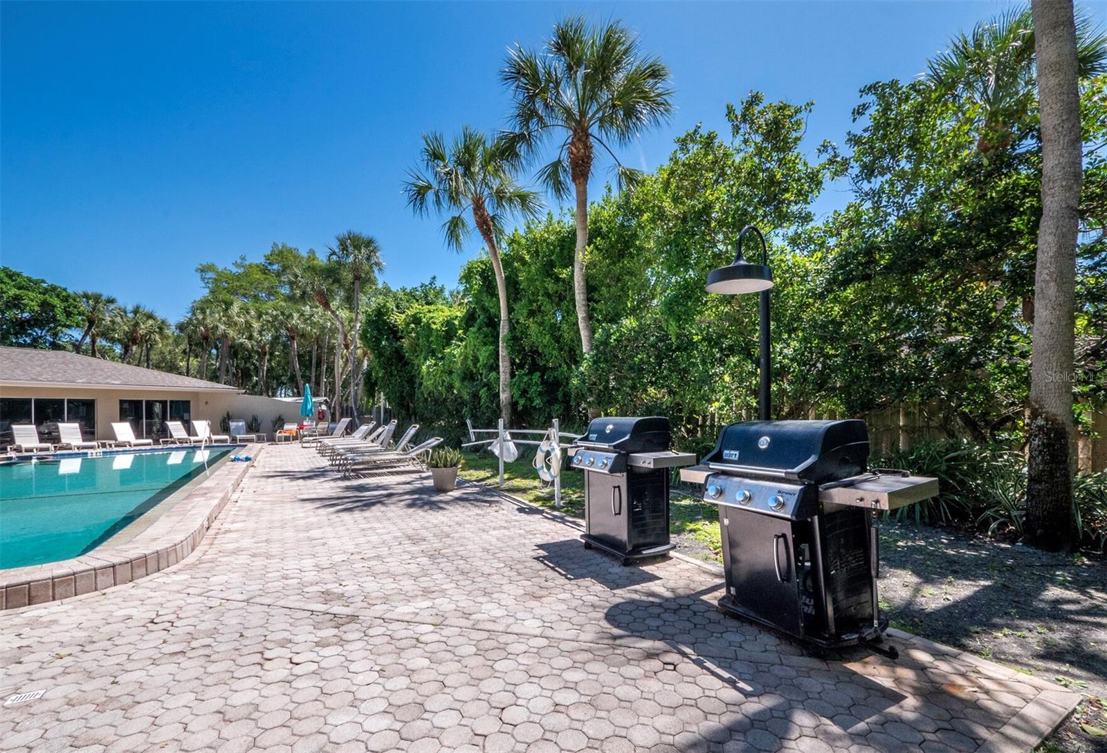 THE BANYAN BAY CLUB - Residential