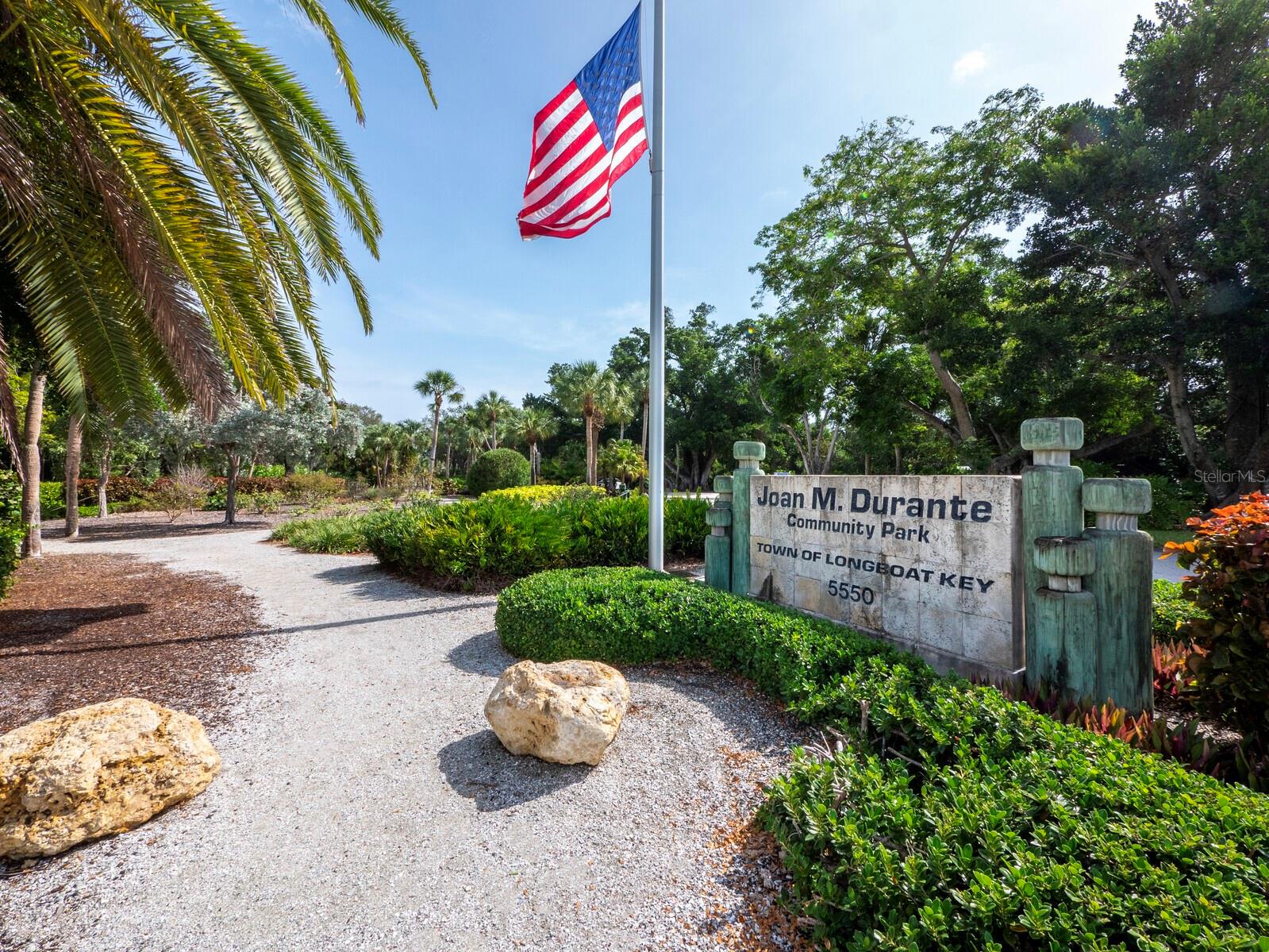 THE BANYAN BAY CLUB - Residential