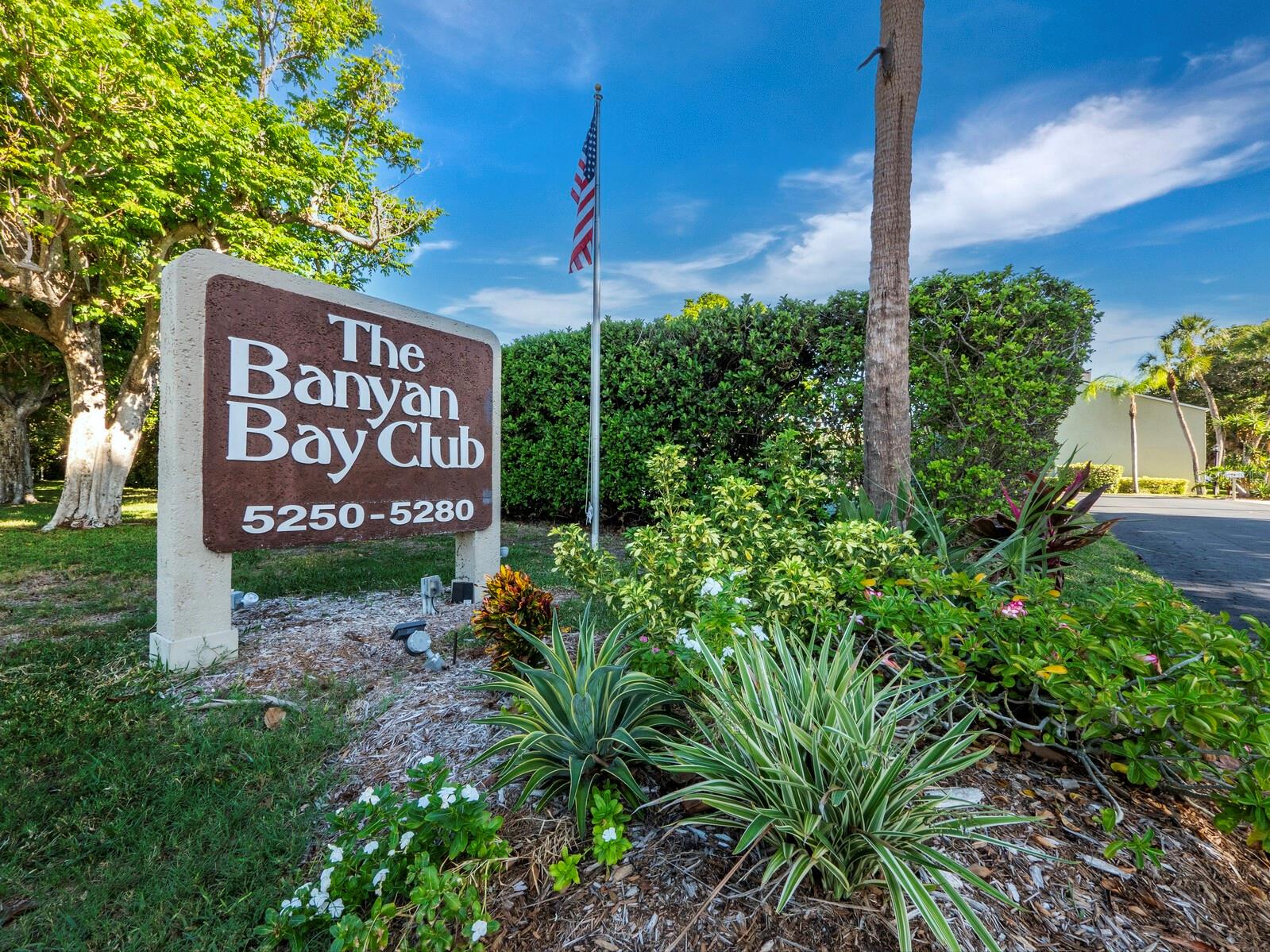 THE BANYAN BAY CLUB - Residential
