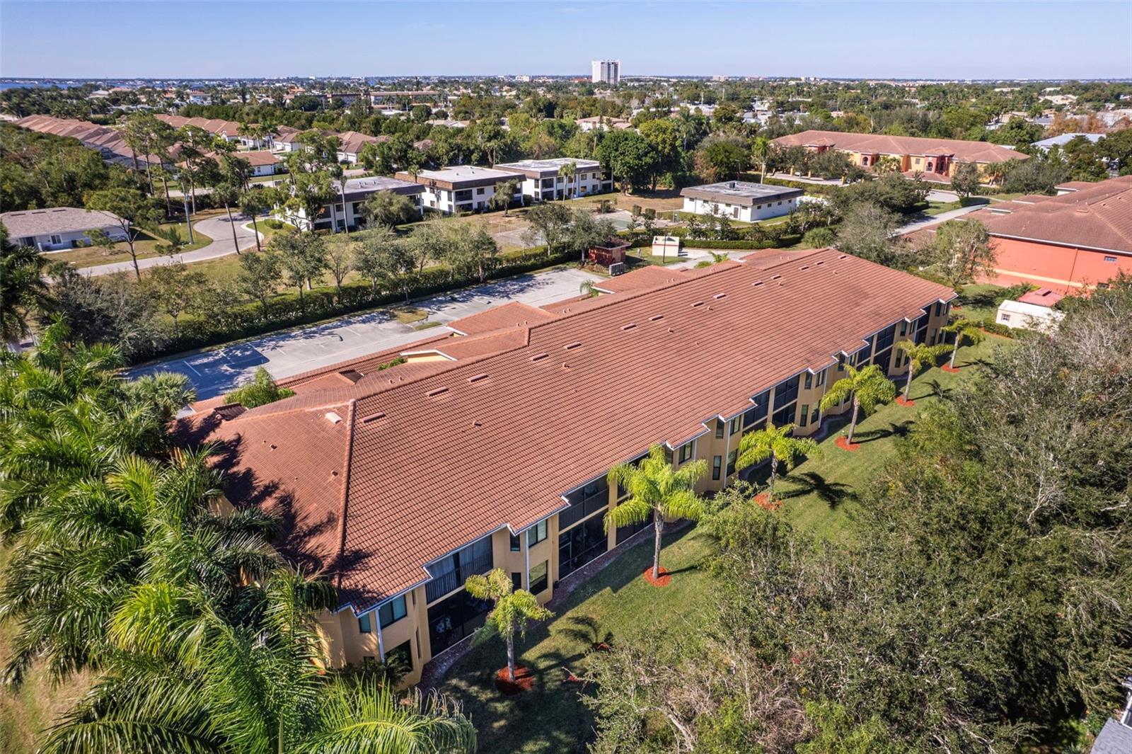 PALMETTO COVE CONDO PH 2 BLDG - Residential
