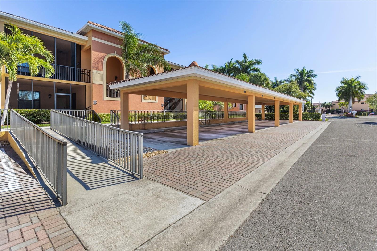 PALMETTO COVE CONDO PH 2 BLDG - Residential