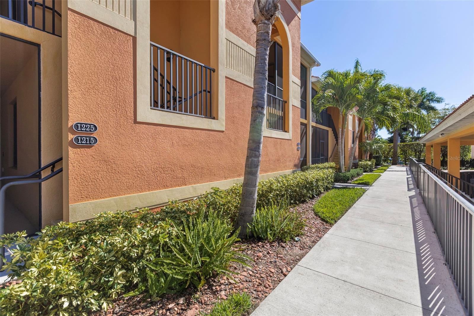 PALMETTO COVE CONDO PH 2 BLDG - Residential
