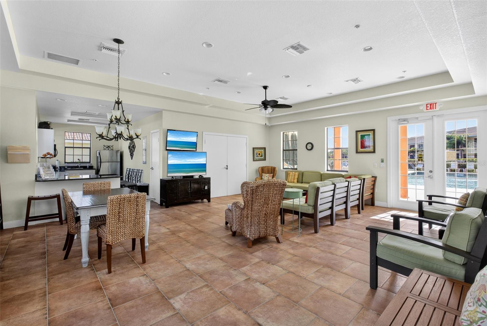 PALMETTO COVE CONDO PH 2 BLDG - Residential