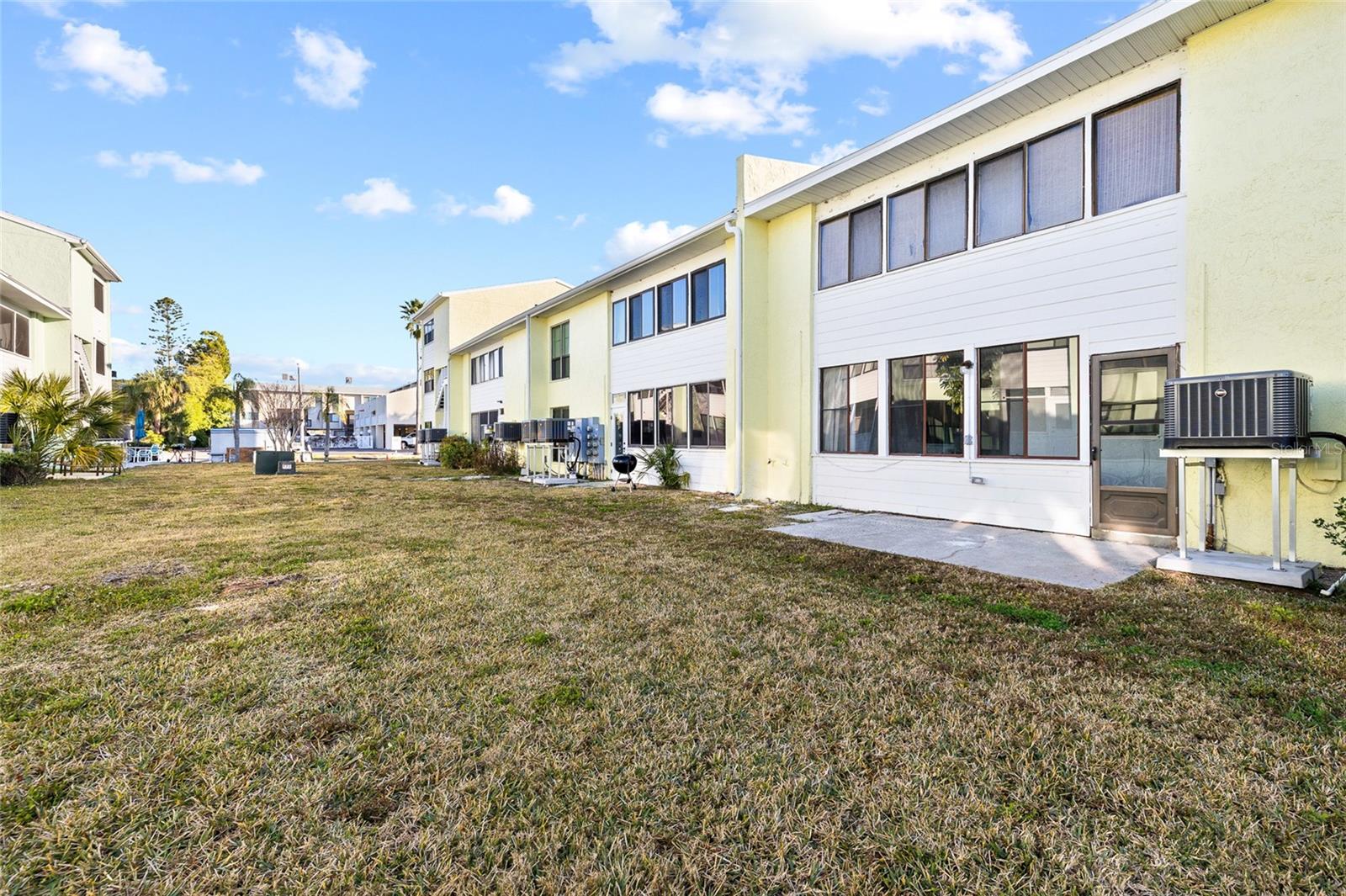 WINDRUSH COVE PH 1 CONDO - Residential