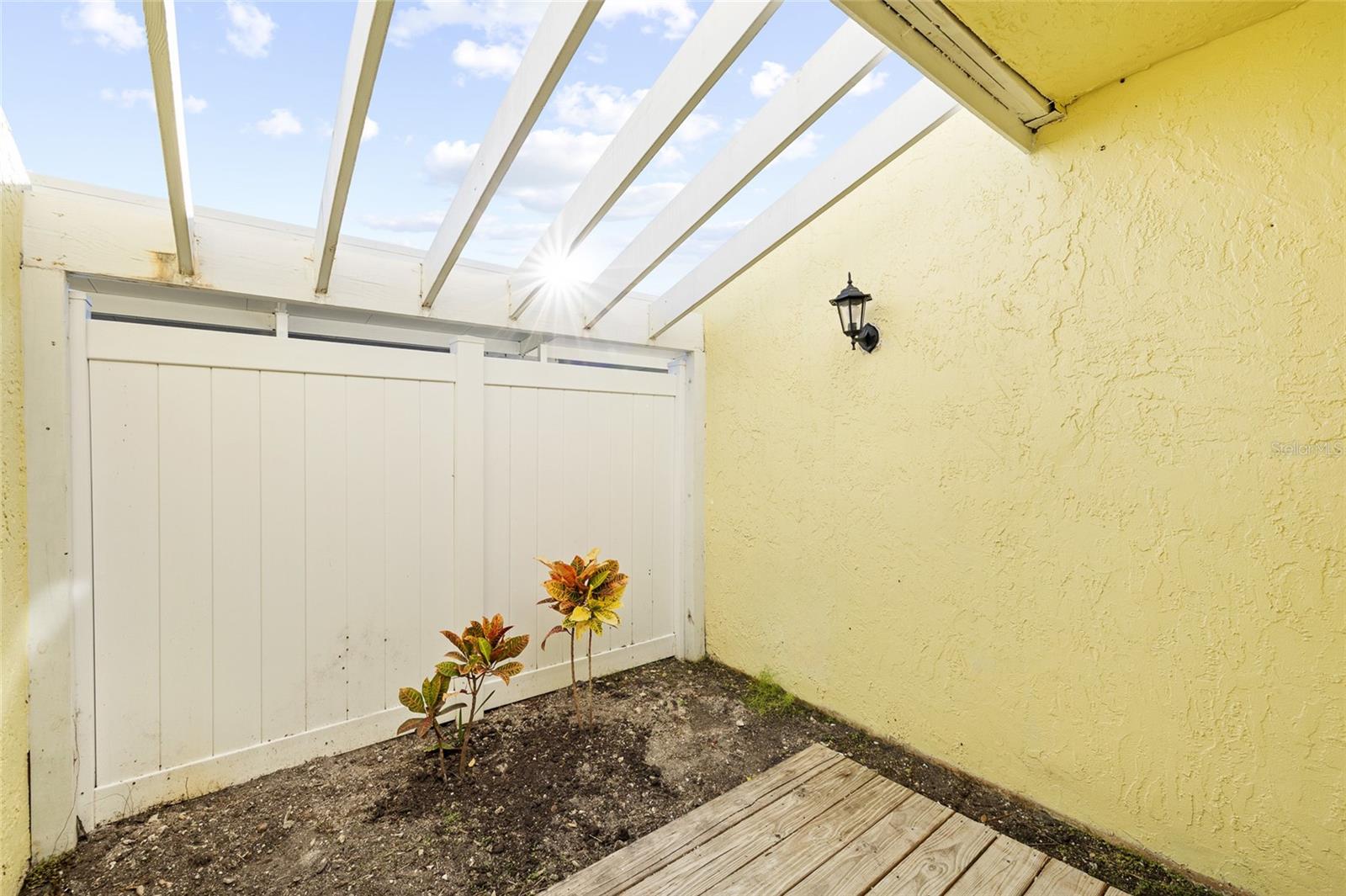 WINDRUSH COVE PH 1 CONDO - Residential