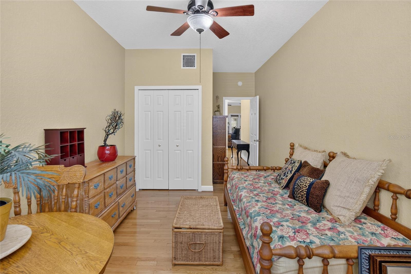 LUMSDEN RESERVE TOWNHOMES - Residential