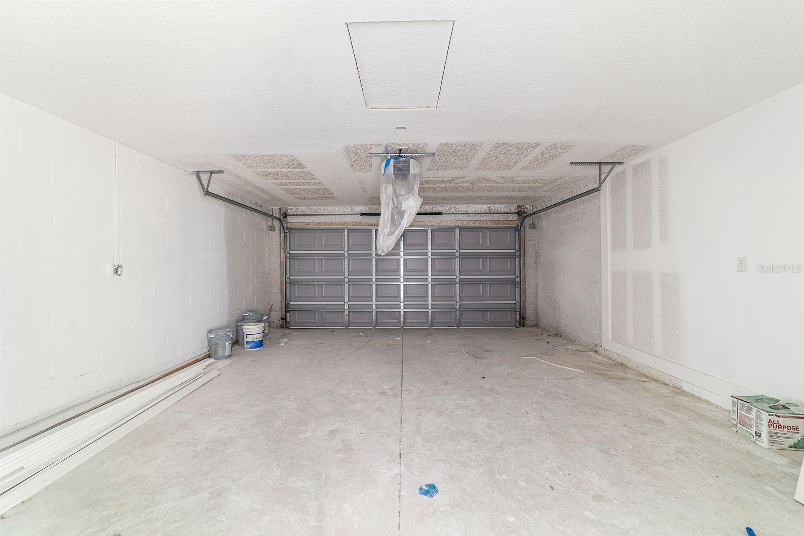 MARION OAKS 10 - Residential Lease