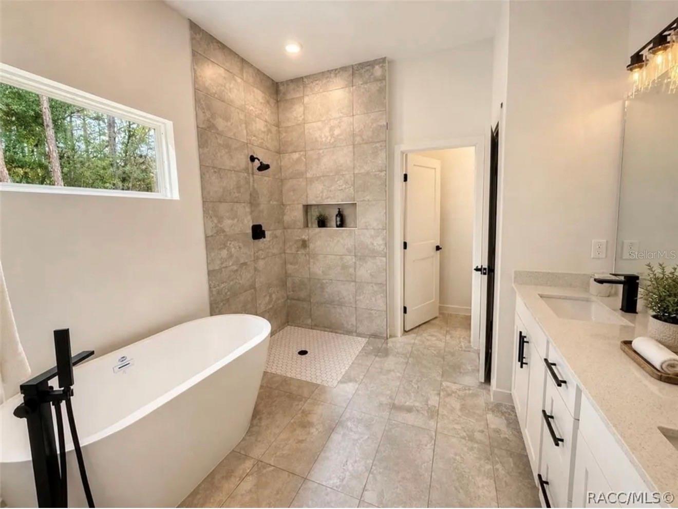 000325 - CITRUS SPRINGS UNIT 03 - Residential Lease