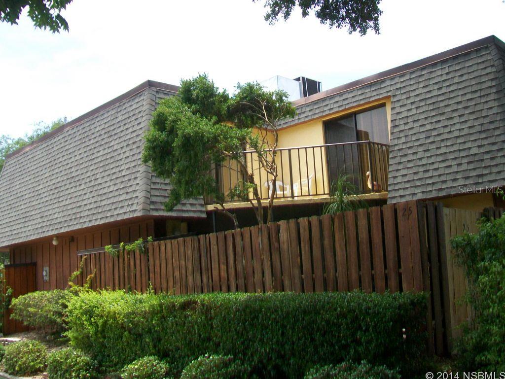 New Smyrna Beach, 2 bedroom townhome, screen patio, upper patio, walk to beach, adjacent nature trail. SEE AGENT REMARKS BELOW. PROPERTY IS A FANNIE MAE HOMEPATH PROPERTY AND CAN BE PURCHASED FOR AS LITTLE AS 5% DOWN! PROPERTY IS APPROVED FOR HOMEPATH FINANCING, HOMEPATH RENOVATION MORTGAGE FINANCING AND THE HOMEPATH PROTECTION PROGRAM MAY ALSO BE AVAILABLE. ;Water: City