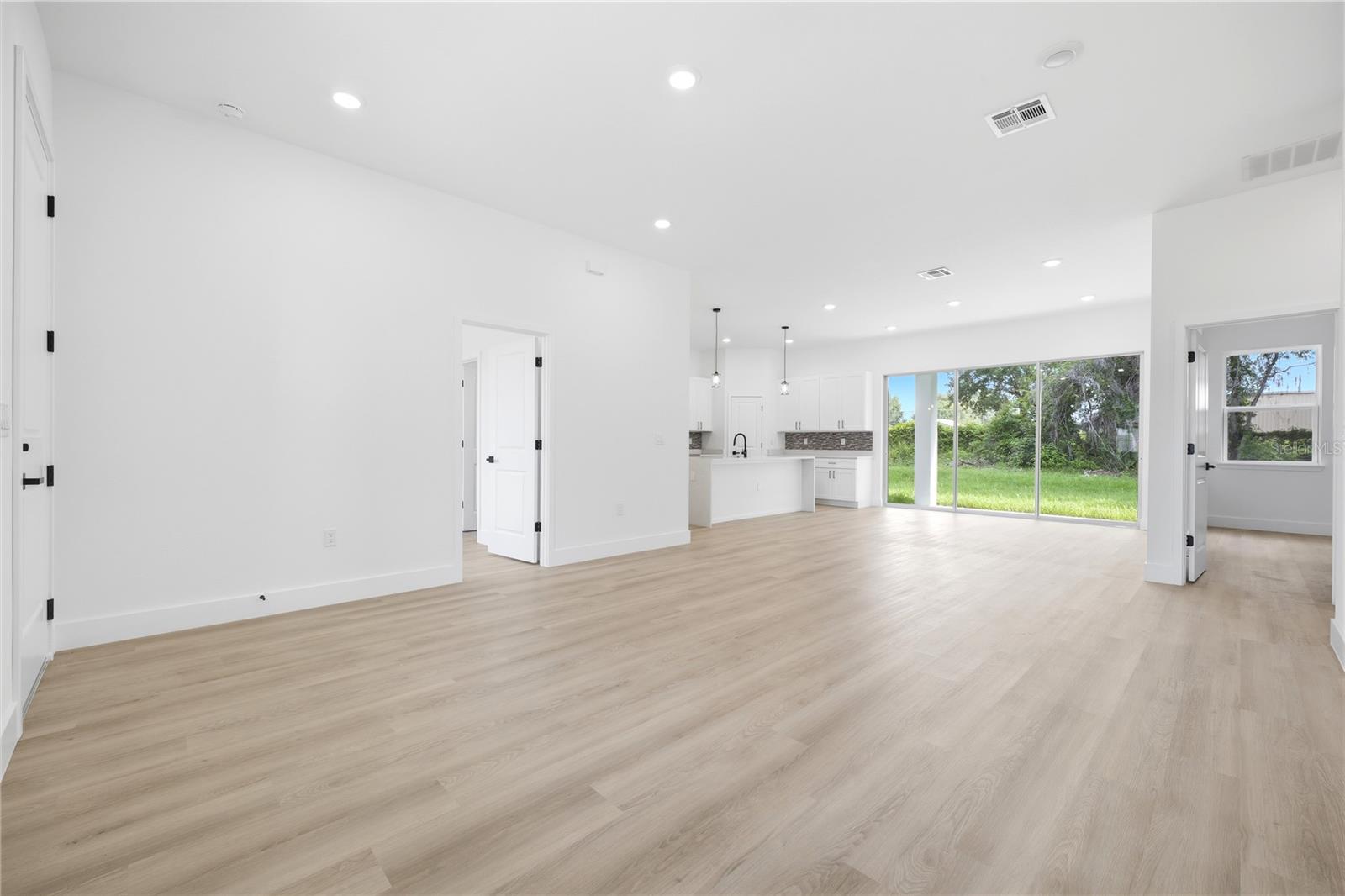 MARION OAKS UN SEVEN - Residential