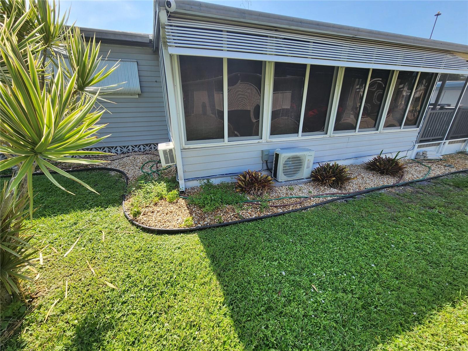 PALM LAKE ESTATES - Residential