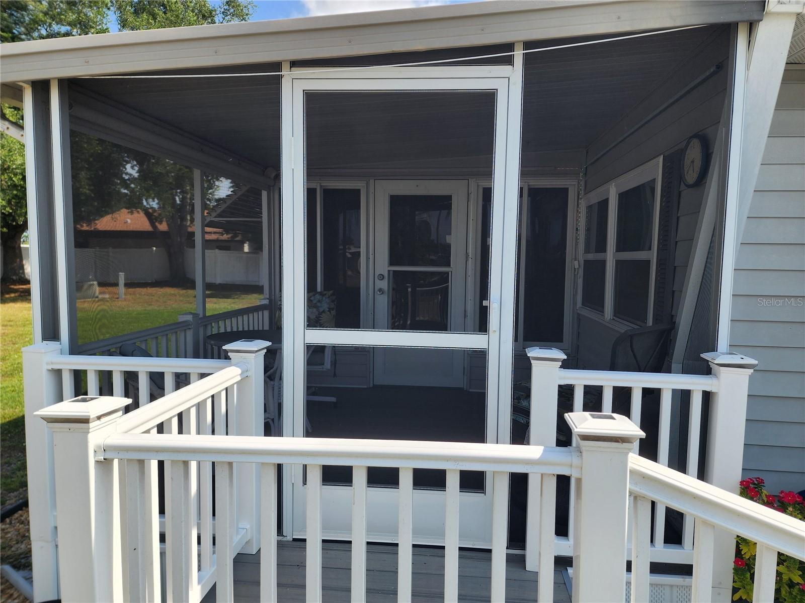 PALM LAKE ESTATES - Residential