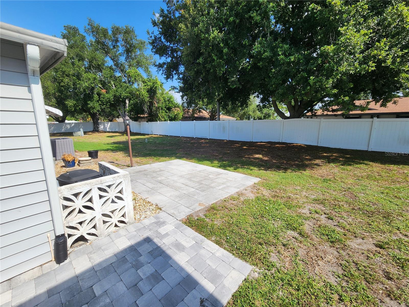 PALM LAKE ESTATES - Residential