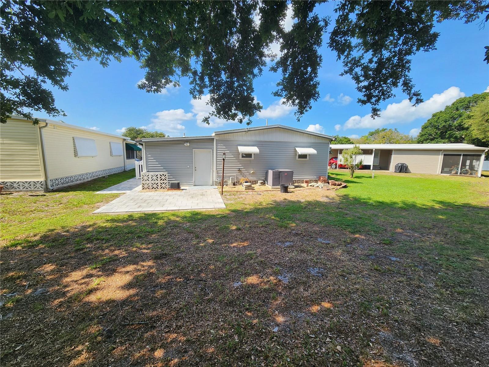 PALM LAKE ESTATES - Residential