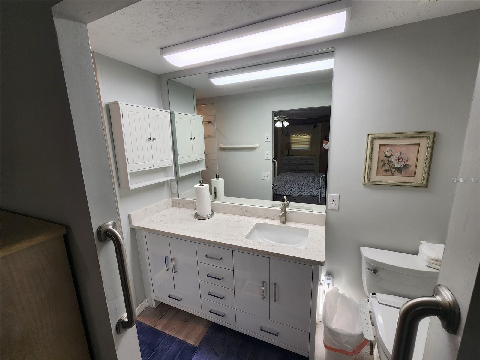 PALM LAKE ESTATES - Residential