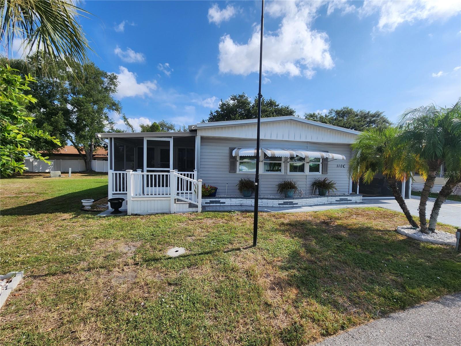 PALM LAKE ESTATES - Residential