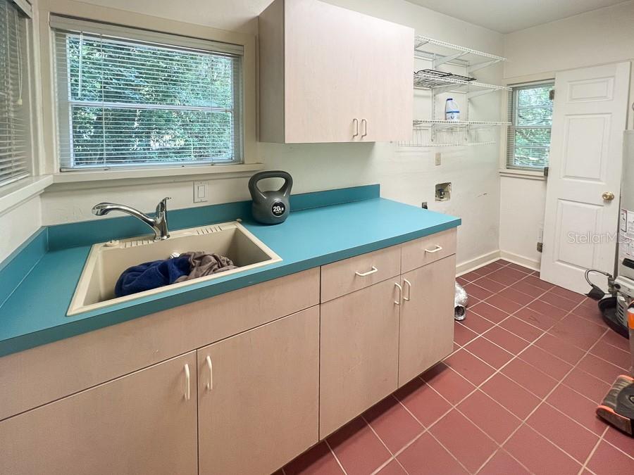 HIBISCUS PARK - Residential Lease