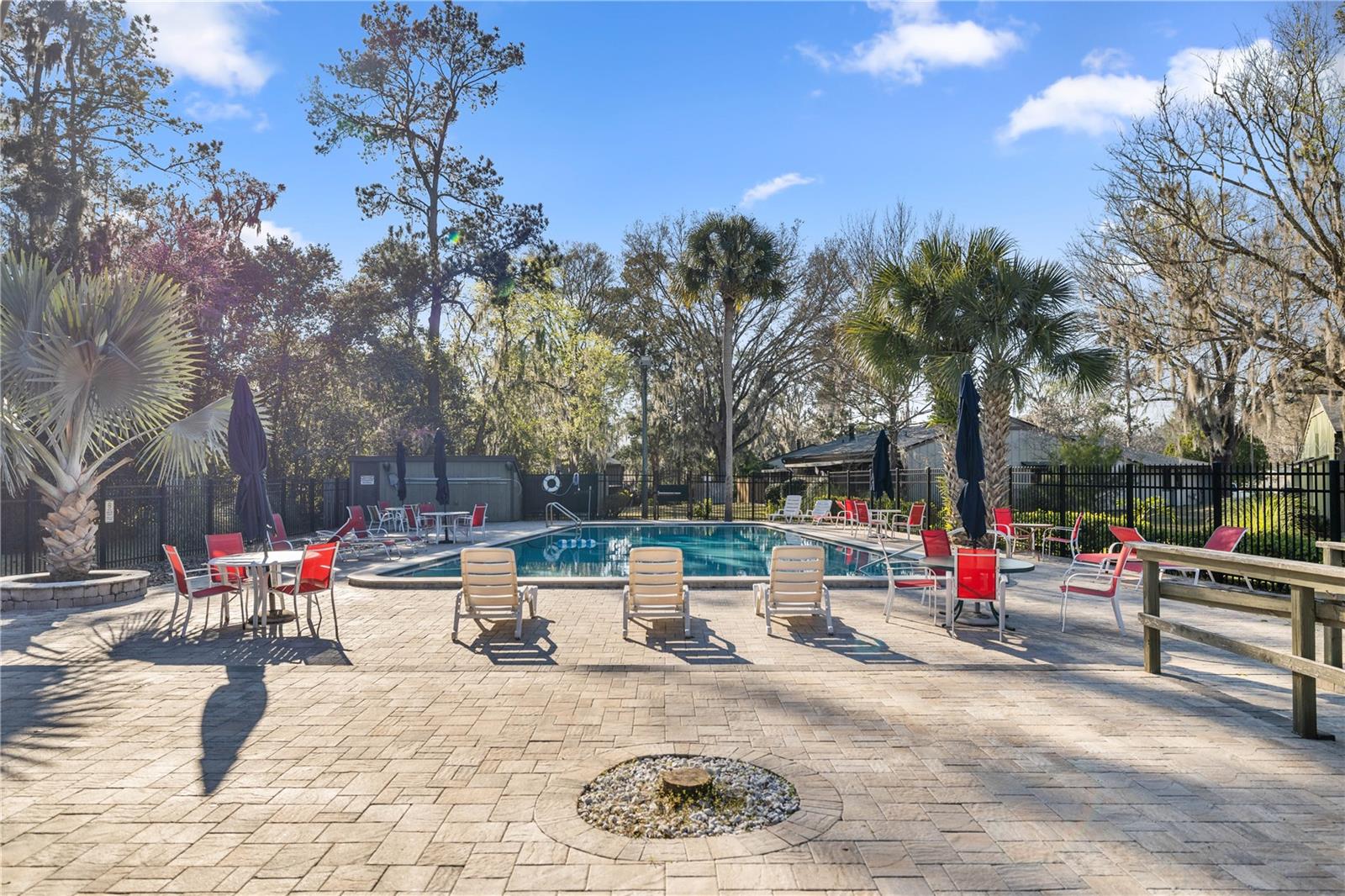 CUMBERLAND CIRCLE - Residential