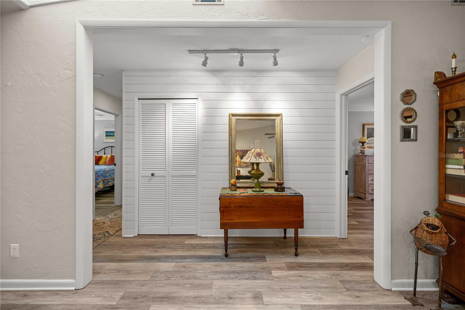 CUMBERLAND CIRCLE - Residential