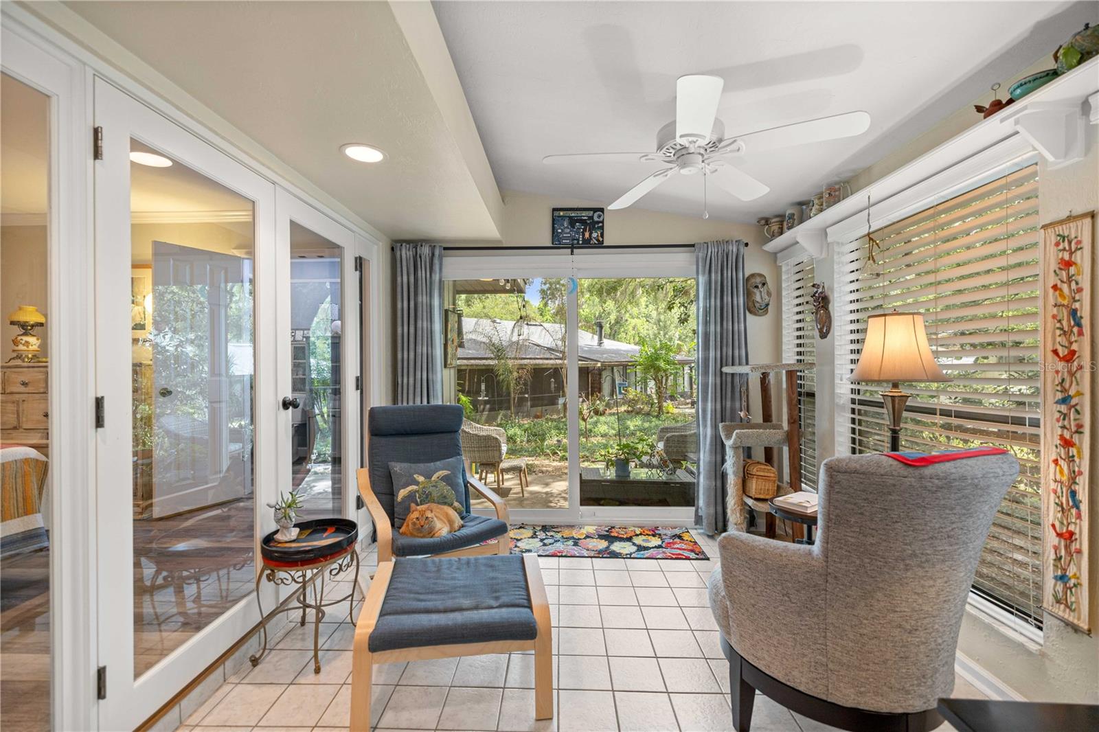 CUMBERLAND CIRCLE - Residential