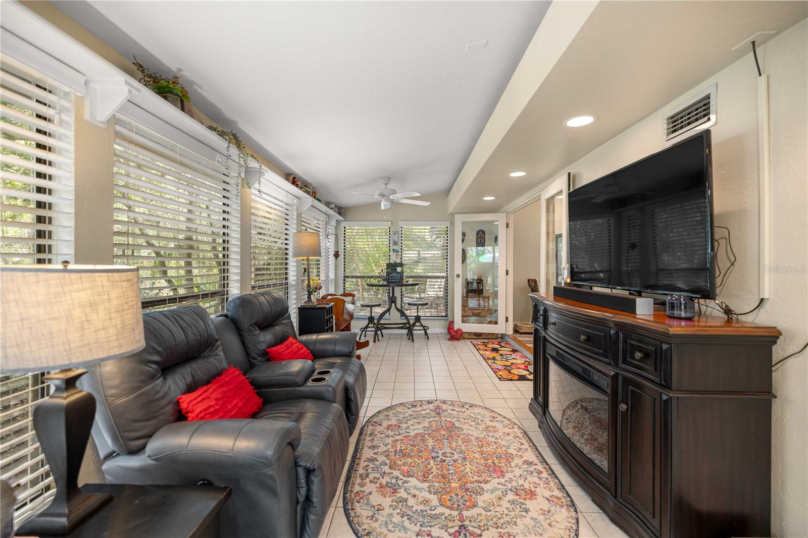 CUMBERLAND CIRCLE - Residential