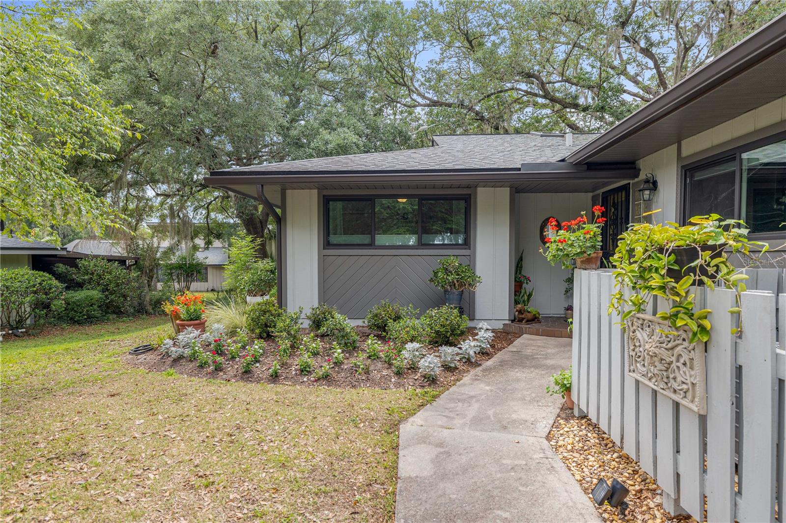 CUMBERLAND CIRCLE - Residential