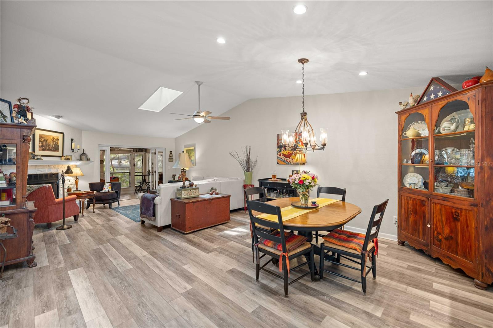 CUMBERLAND CIRCLE - Residential