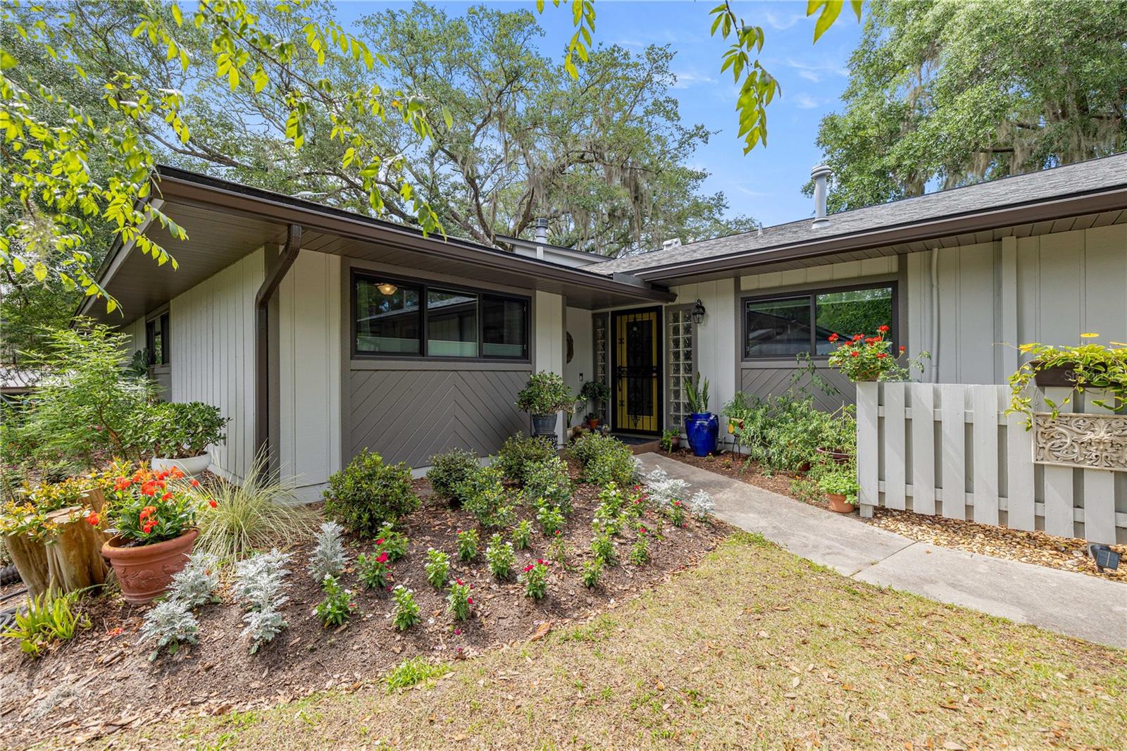 CUMBERLAND CIRCLE - Residential