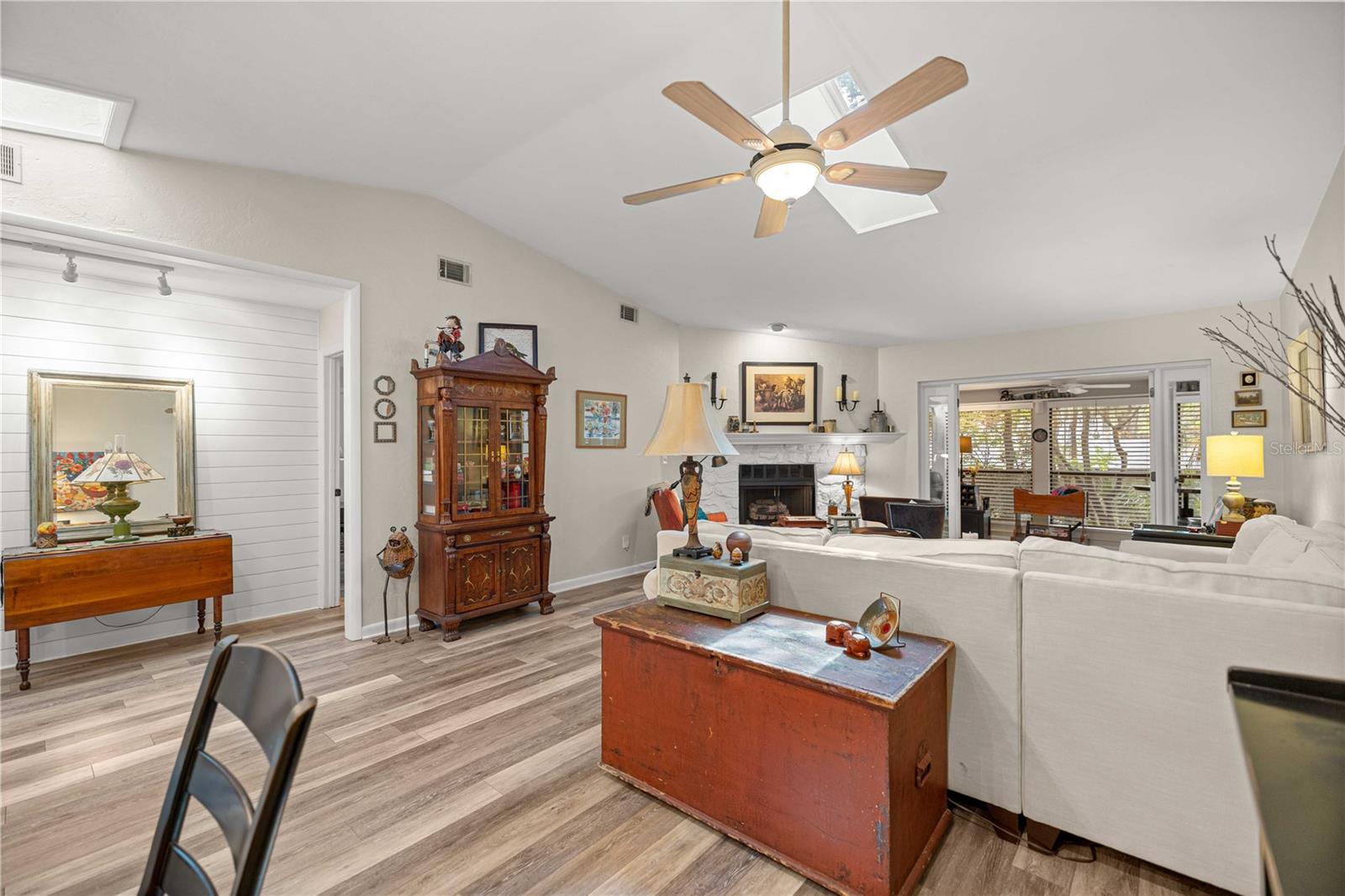CUMBERLAND CIRCLE - Residential