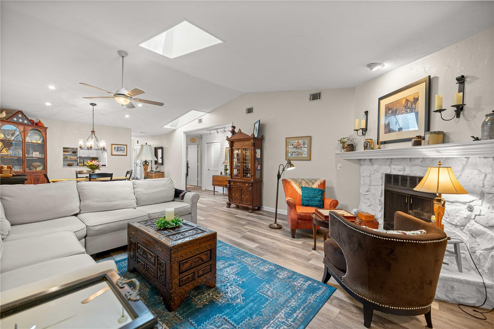CUMBERLAND CIRCLE - Residential
